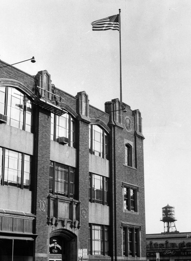 An American flag flies daily at the Prairie Farmer publishing offices at 1230 Washington Blvd. in Chicago on Feb. 21, 1969. (Robert MacKay/Chicago Tribune) 