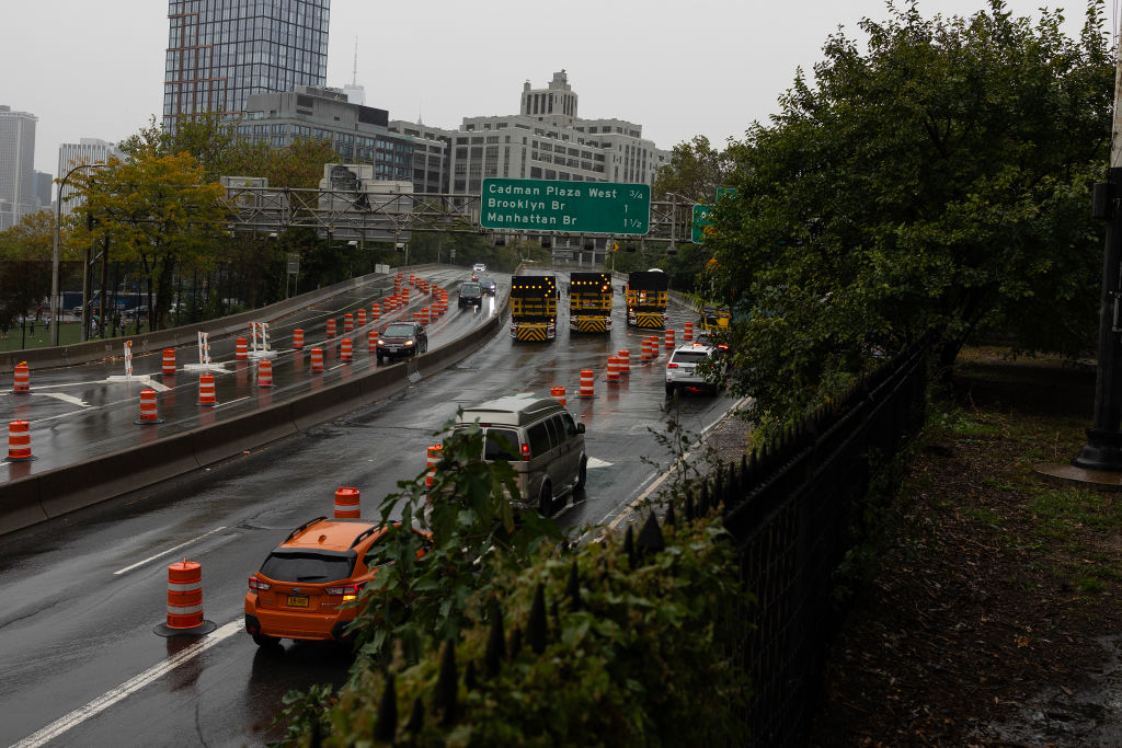 The Queens-bound side of the Brooklyn-Queens Expressway closes to traffic for repairs in Brooklyn Heights on Oct. 14, 2023.