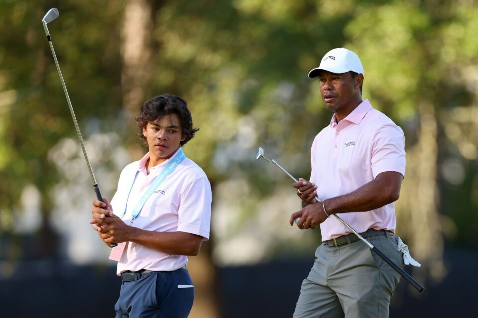 Charlie Woods, the 15-year-old son of Tiger Woods, qualifies for the US Junior Amateur next month