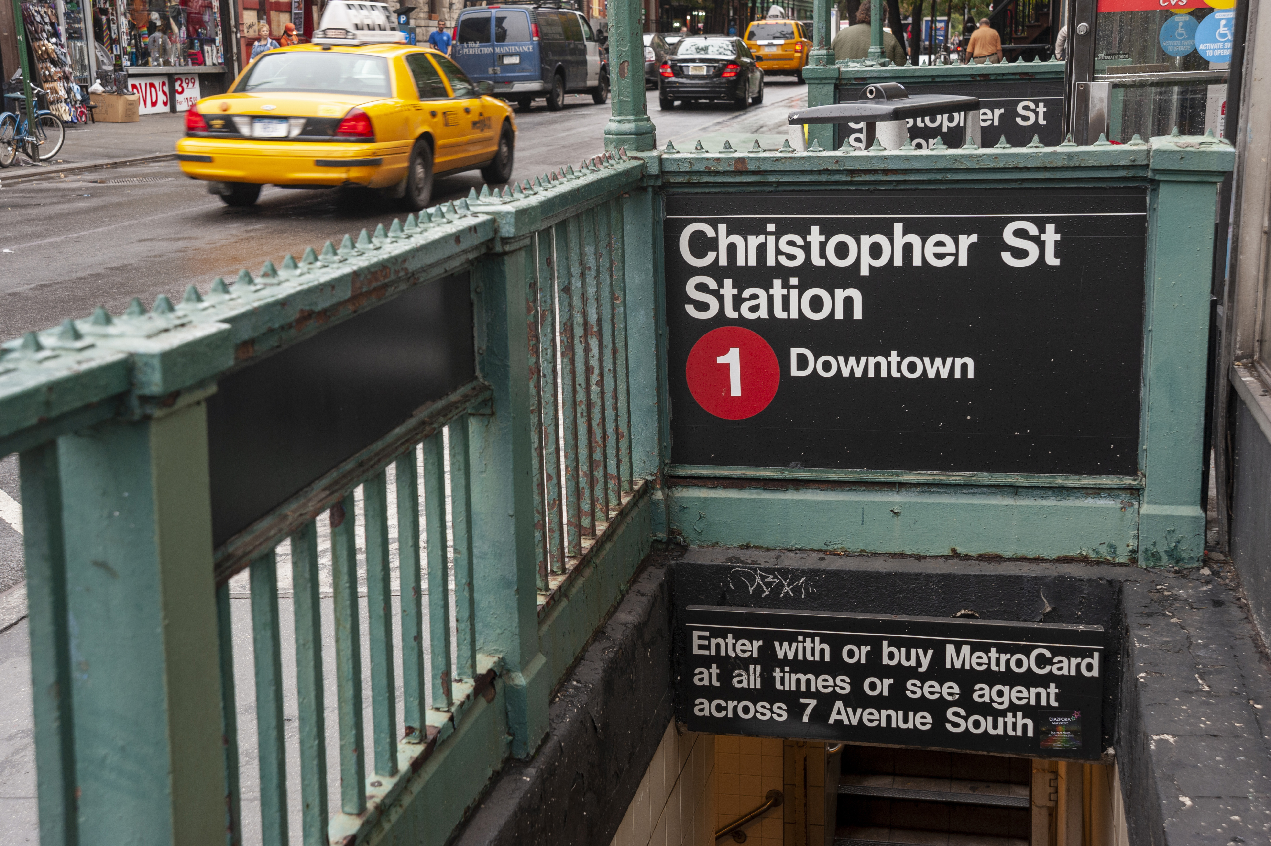 A photo of the Christopher Street station.