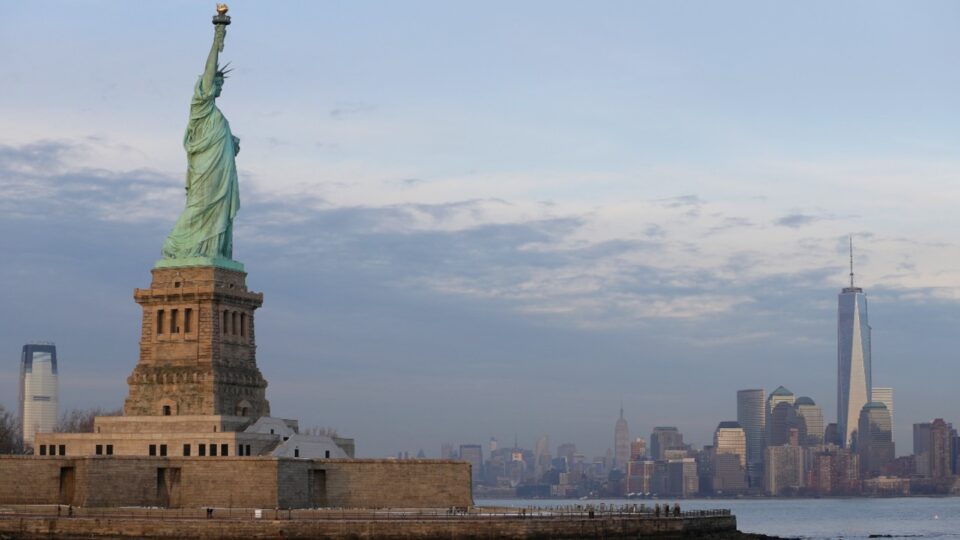 Loud boom in NJ, NYC: NASA estimates that meteor entered the atmosphere, disintegrated above the city