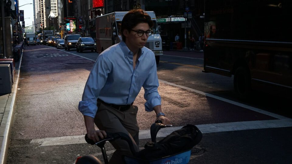 Morning Commute--42nd street NYC  DSC04180