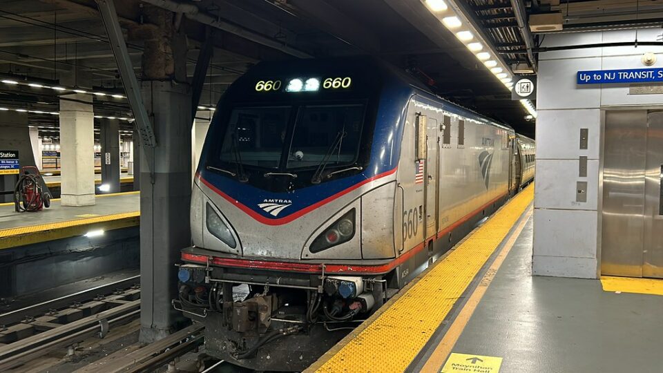 Amtrak 660