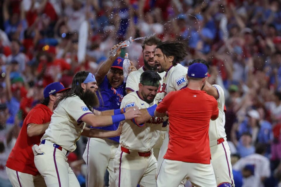 Nick Castellanos, Phillies walk off Mets, win wild Game 2 to even NLDS: Takeaways