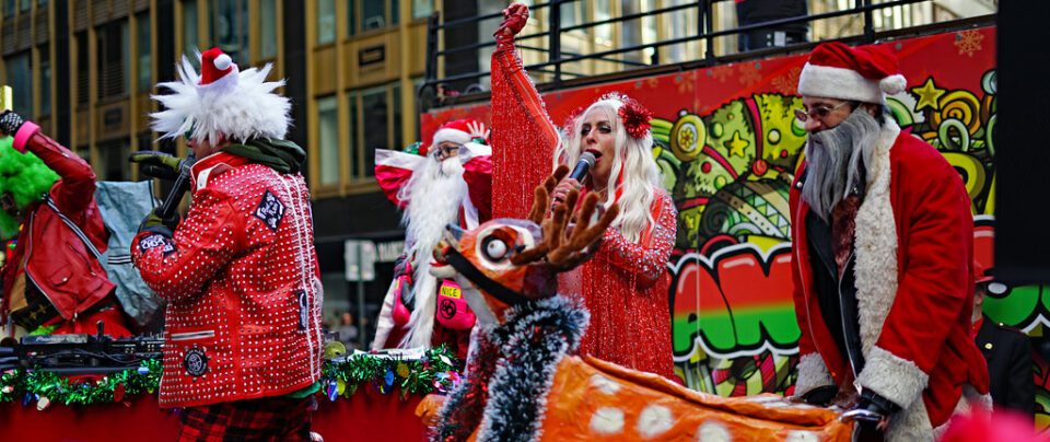 Liah Alonso Rockin' the Kasbah at SANTACON NYC 2024  DSC01469