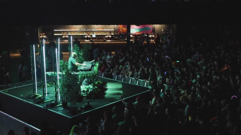 Intimate and Adaptable Concert Halls Take Center Stage Beyond Stadiums Smaller, Versatile Concert Halls Step Out of the Shadow of Stadiums (Published 2023) – The New York Times