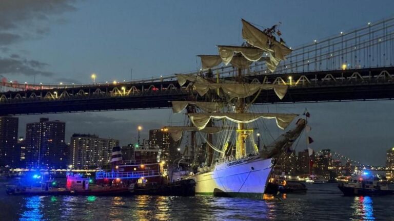 Dramatic Video Captures Ship Crashing Into Brooklyn Bridge Video shows ship crashing into Brooklyn Bridge – BBC