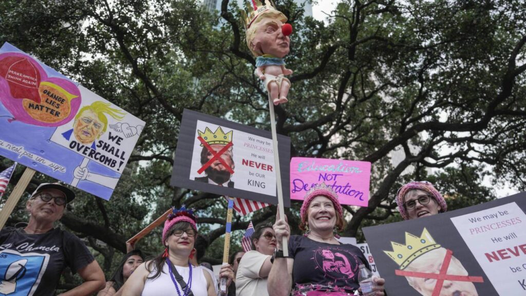 In pictures: The nationwide ‘No Kings’ protests – CNN