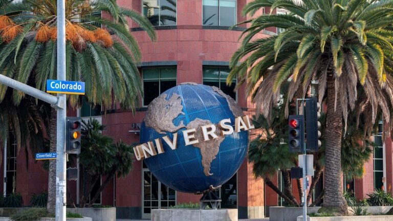 Universal Music Group Launches Thrilling U.S. Public Offering Universal Music Group Files for U.S. Public Offering – The New York Times