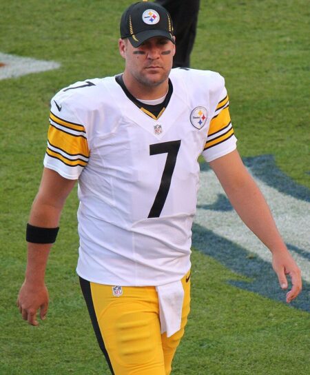 Former Steelers QB Beats Rookie for Starting Job – Sports Illustrated