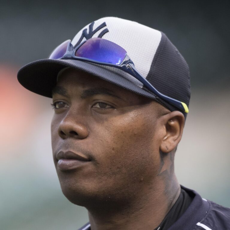 Former Reds Pitcher Pulls Off Epic Escape from Bases-Loaded Jam for Yankees Former Reds Pitcher Gets Out of Bases-Loaded Jam for Yankees, Has Epic Reaction – Sports Illustrated