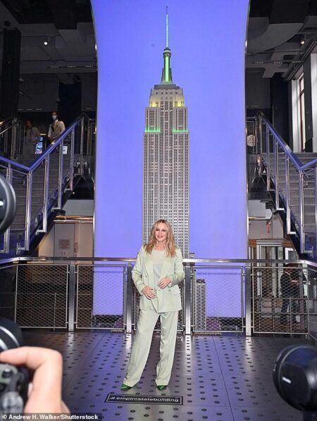 Kylie Minogue makes her Madison Square Garden debut at 56 — and sold-out crowd can’t get enough – New York Post