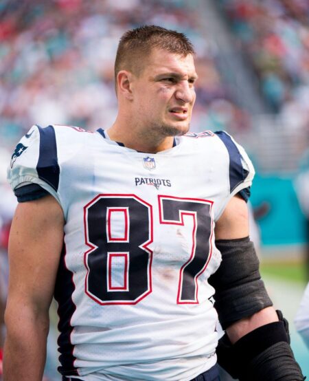 Patriots Sign Former Titans TE – Sports Illustrated