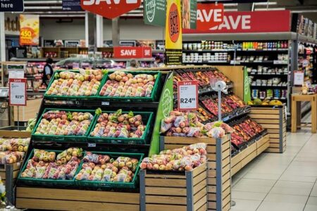 Can Mamdani’s plan for city-run stores deliver cheap food for New Yorkers? – The Guardian